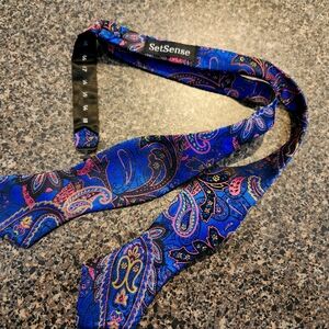 Psychedelic purple paisley bowtie & pocket square
